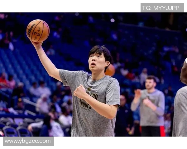 斯普利特：杨瀚森各方面都有进步，他今天攻防两端都做得不错